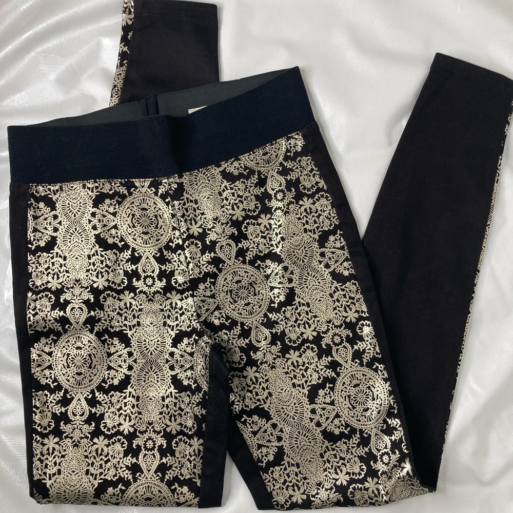 Bisou Bisou Skinny stretch Pants Medallion filgree Pattern
